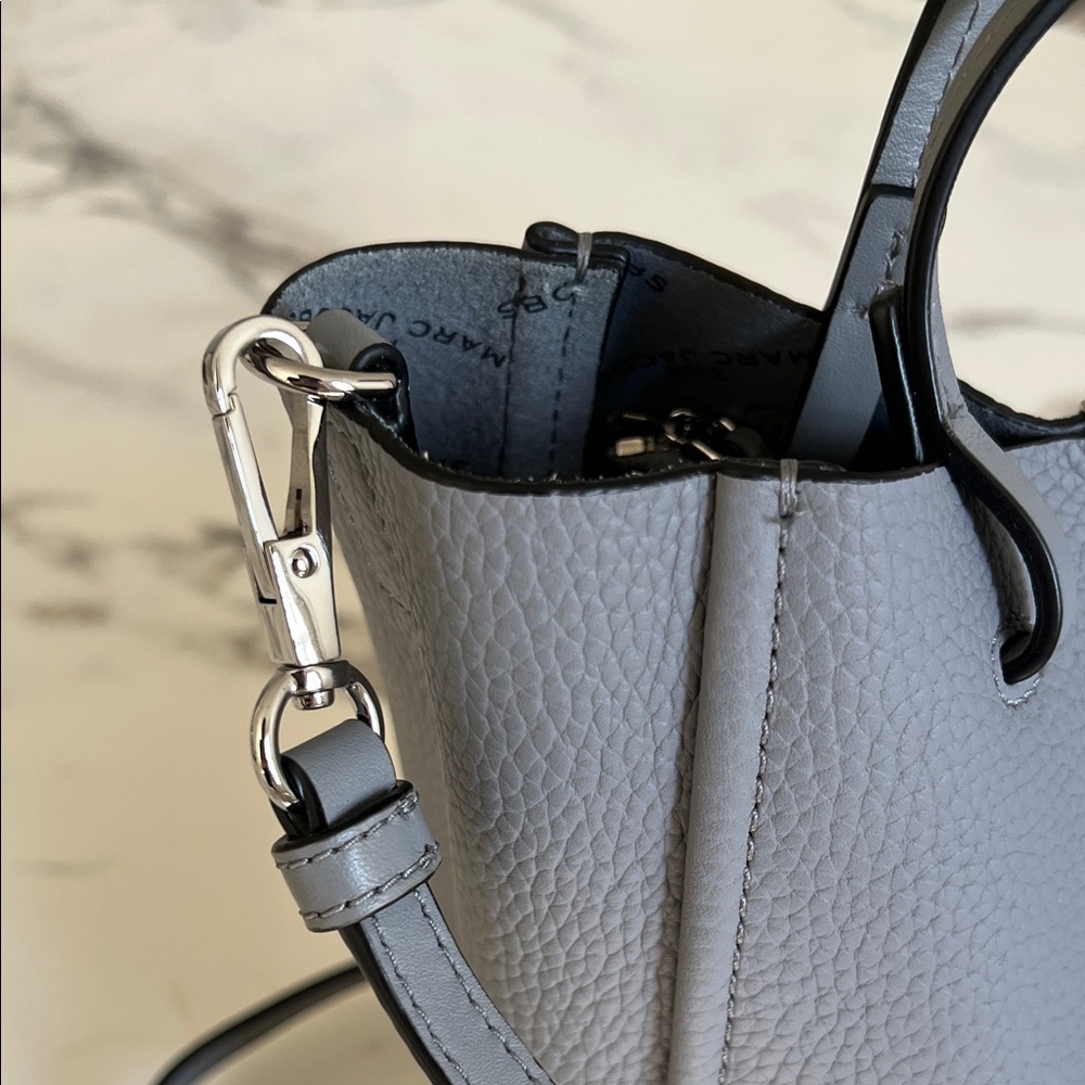 NWT - Marc Jacobs Kiss Lock Mini Tote Bag - Rock Grey - Picture 7 of 11